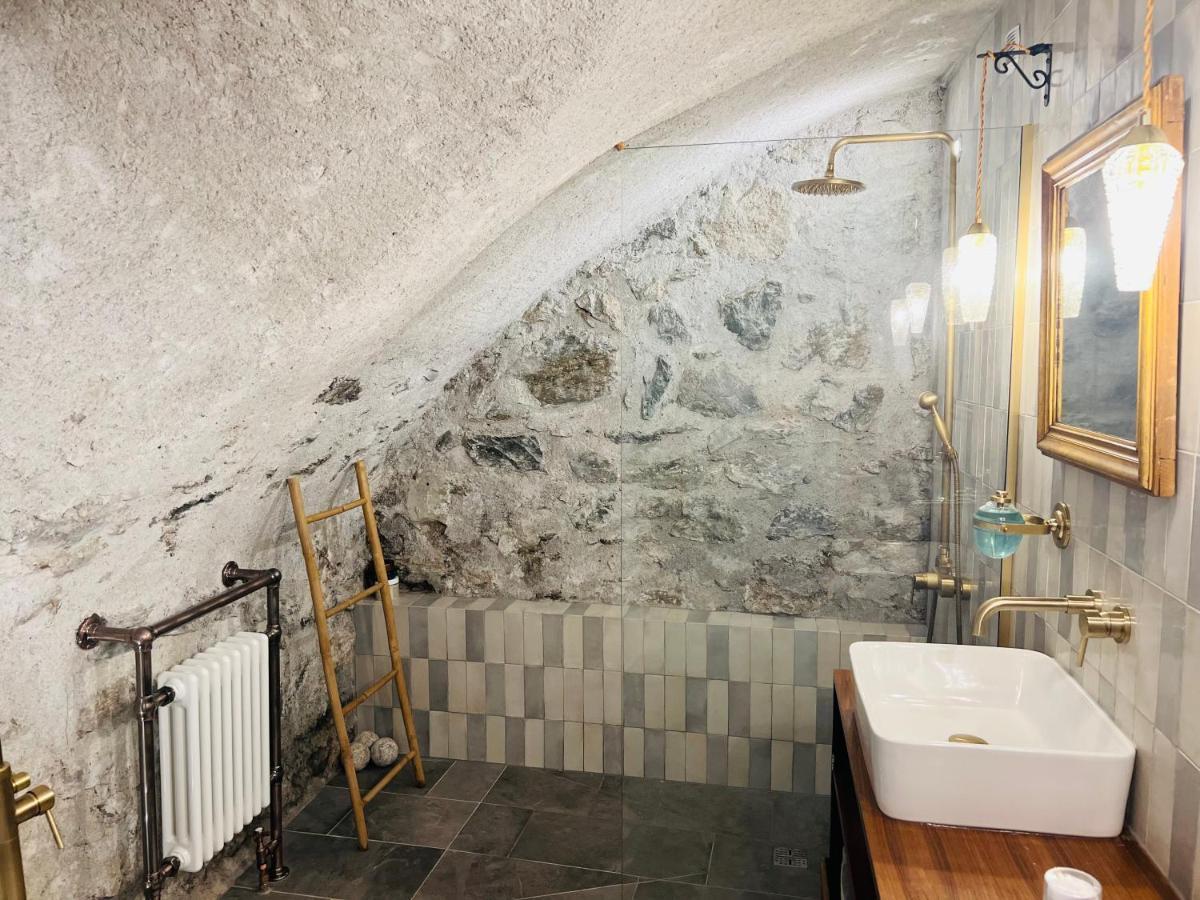 Superbe Appartement Au Chateau D'Allaman De 80M2 吕格兰 外观 照片