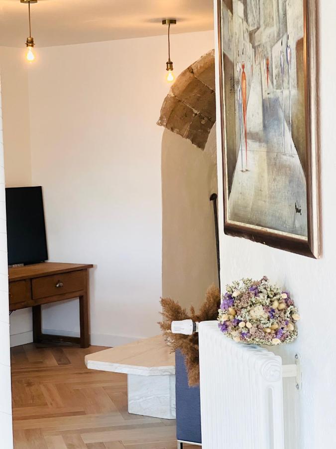 Superbe Appartement Au Chateau D'Allaman De 80M2 吕格兰 外观 照片